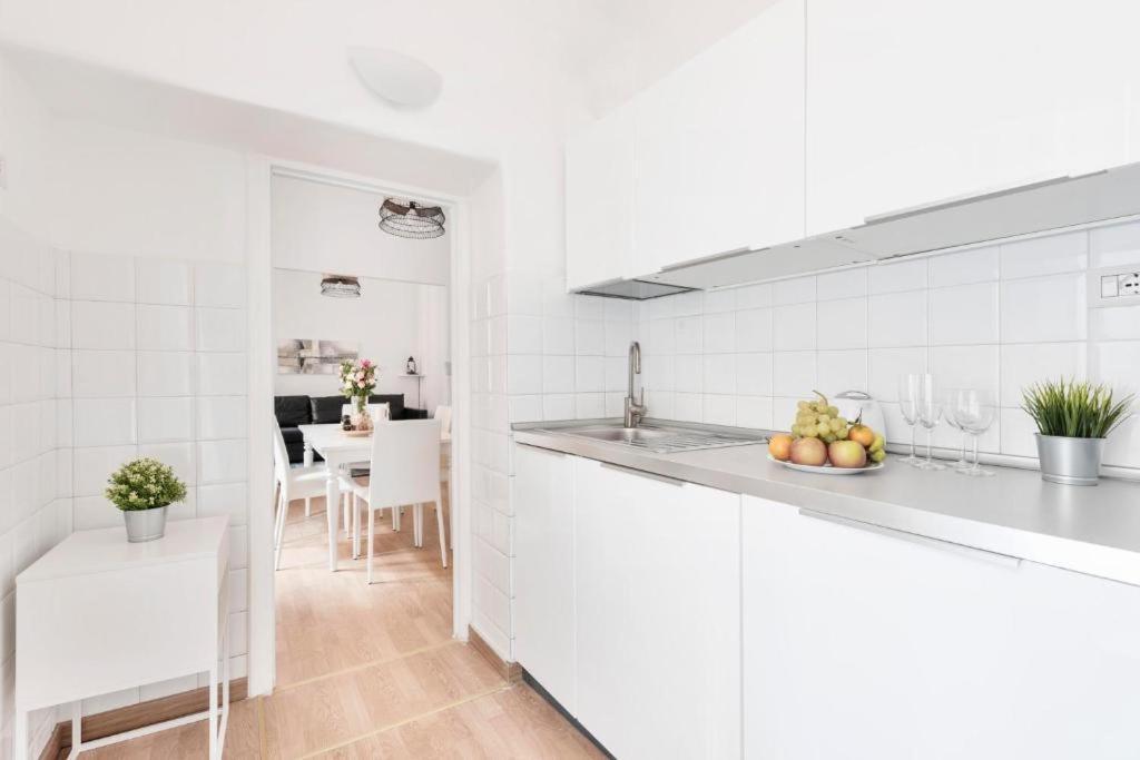 Apartment By The Colosseum - White Chic Flats Roma Exterior foto